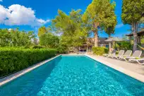 Holiday rentals in Can reure