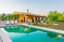 Holiday rentals in Can moscari