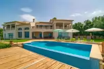 Holiday rentals in Villa luna suites