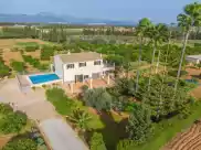 Holiday rentals in Can rafelino