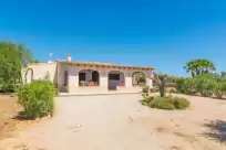 Holiday rentals in S'estret