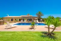 Holiday rentals in Finca kelly
