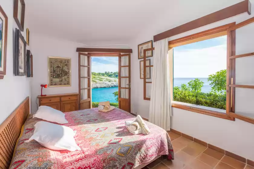 Holiday rentals in Es mirador, Cala Anguila-Cala Mendia