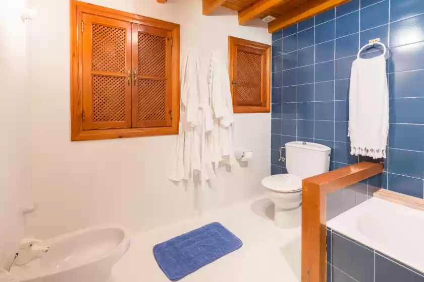 Holiday rentals in Es mirador, Cala Anguila-Cala Mendia