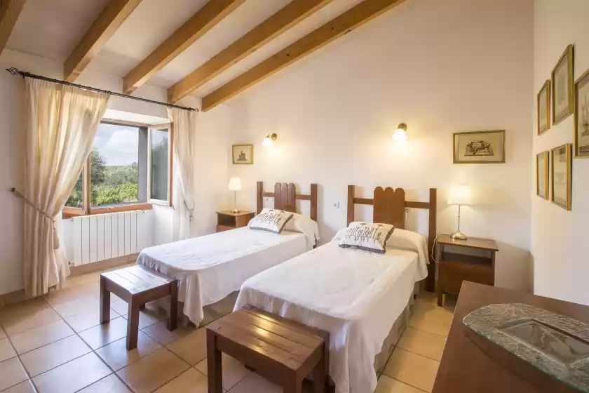 Holiday rentals in Es turó, es Llombards