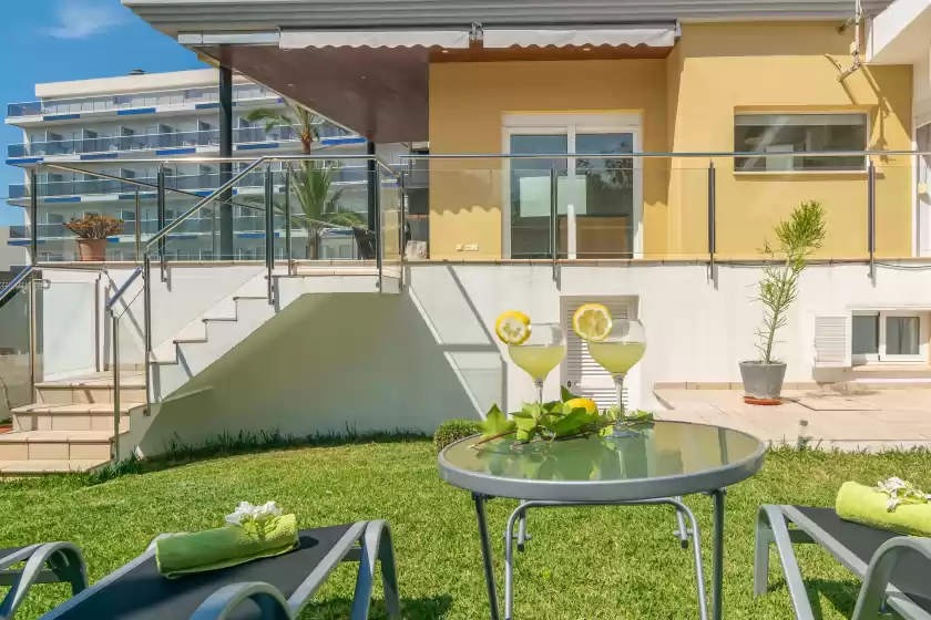 Holiday rentals in Romaní