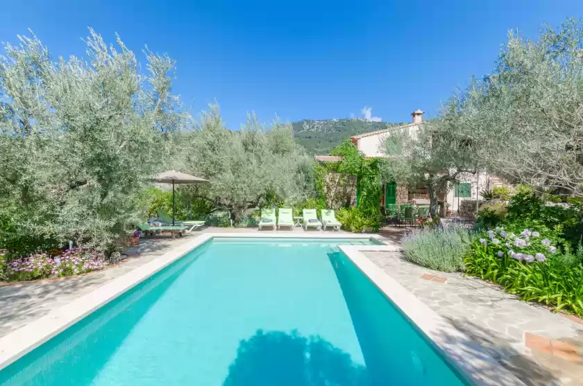 Holiday rentals in S'olivaret, Fornalutx