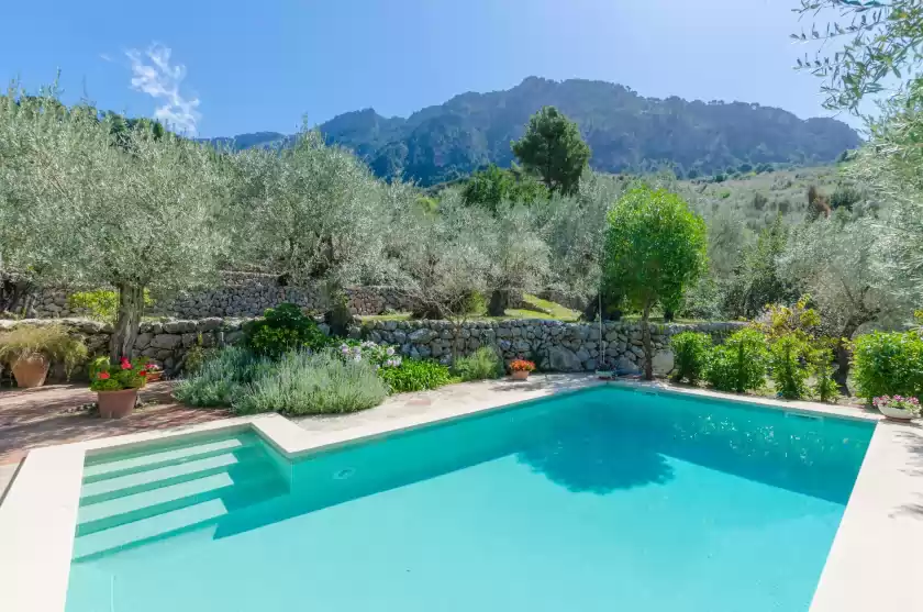 Holiday rentals in S'olivaret, Fornalutx