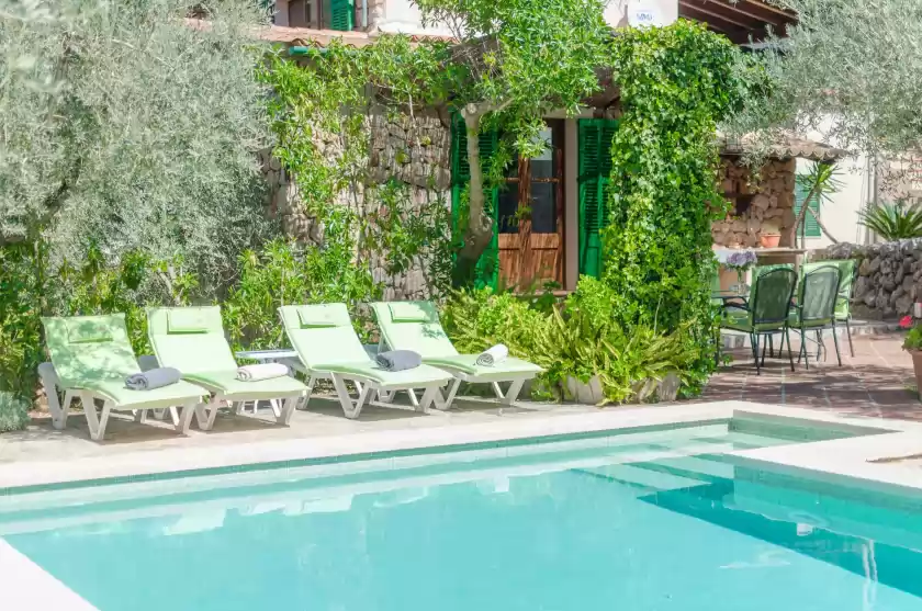 Holiday rentals in S'olivaret, Fornalutx