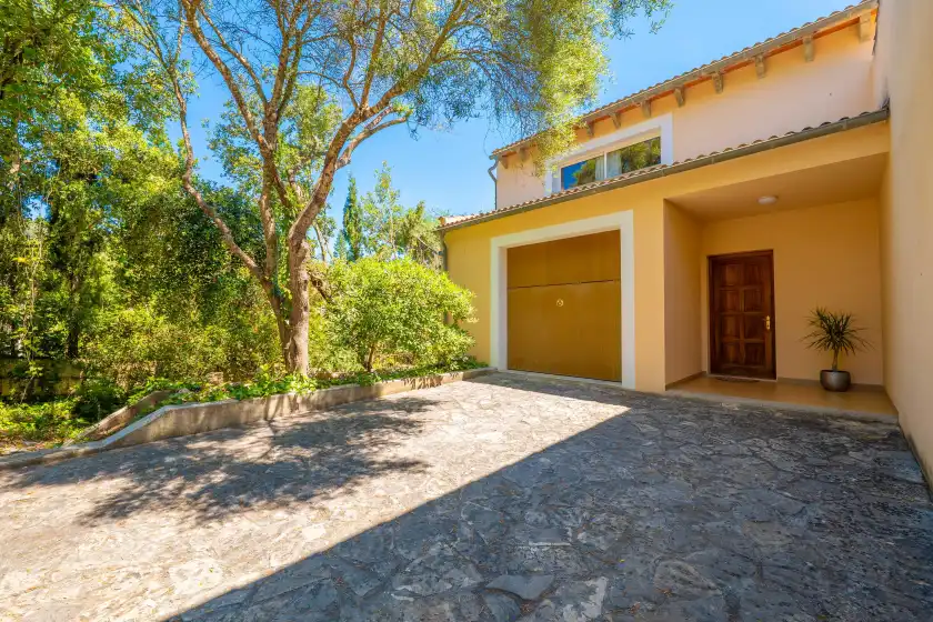 Holiday rentals in Vila garballó, Crestatx