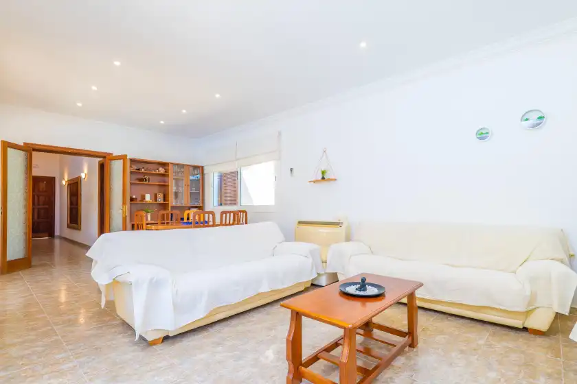 Holiday rentals in Vila garballó, Crestatx