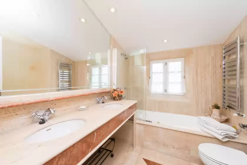 Holiday rentals in Can altes, Biniaraix