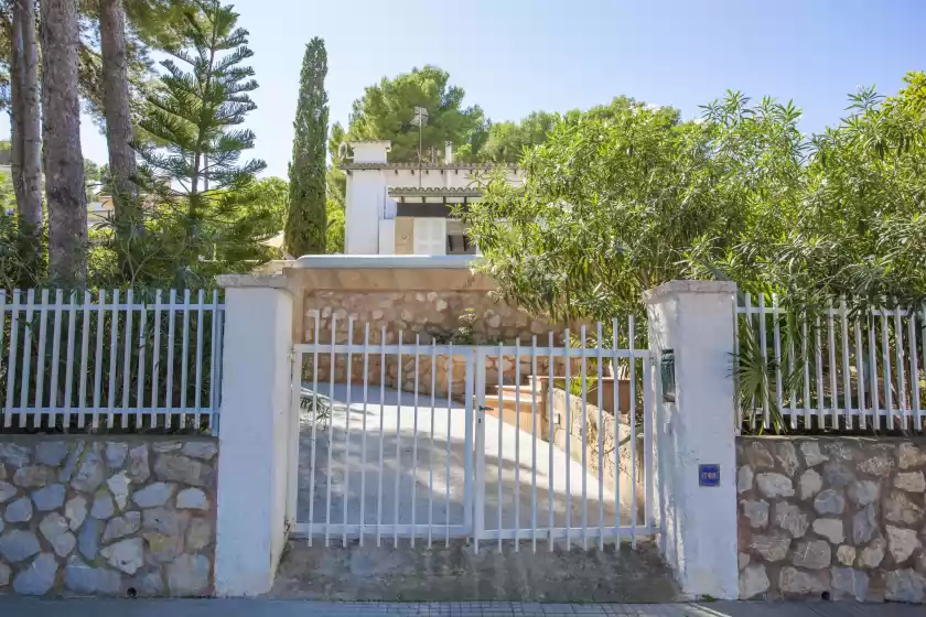 Holiday rentals in Villa cala padri, Font de sa Cala