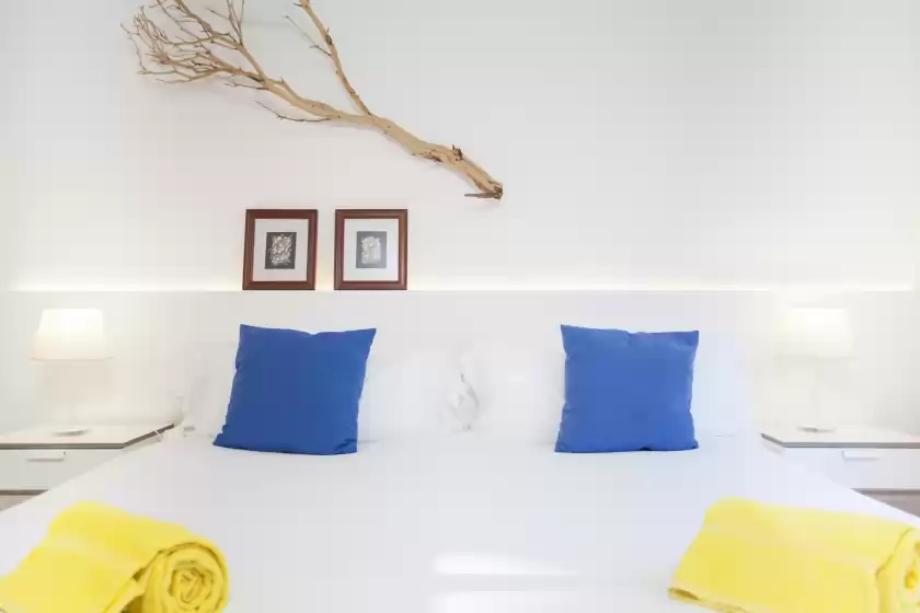 Holiday rentals in Villa cala padri, Font de sa Cala