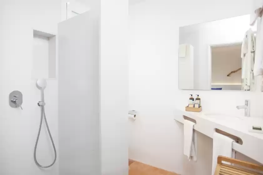 Holiday rentals in Villa cala padri, Font de sa Cala