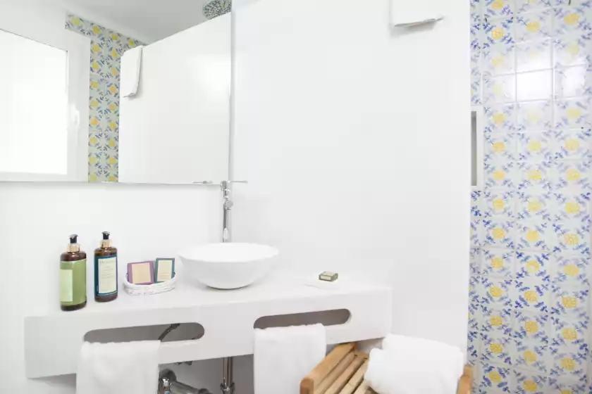 Holiday rentals in Villa cala padri, Font de sa Cala