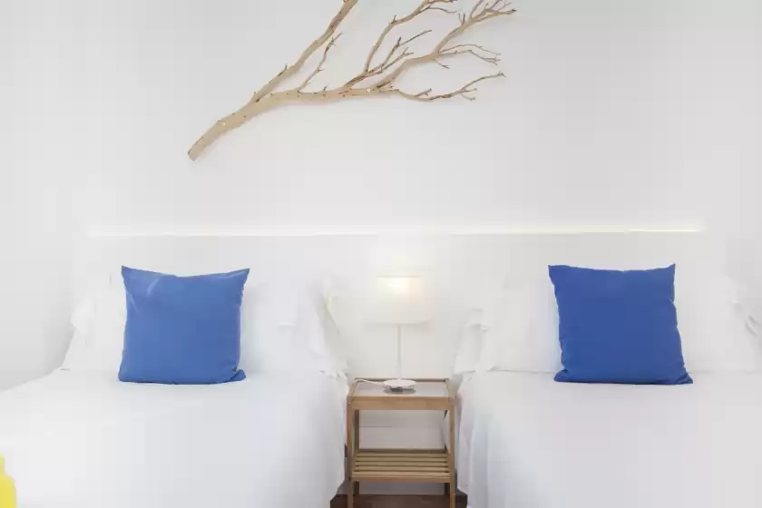 Holiday rentals in Villa cala padri, Font de sa Cala
