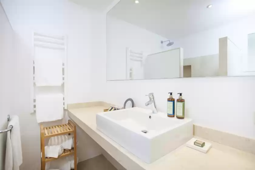 Holiday rentals in Villa cala padri, Font de sa Cala
