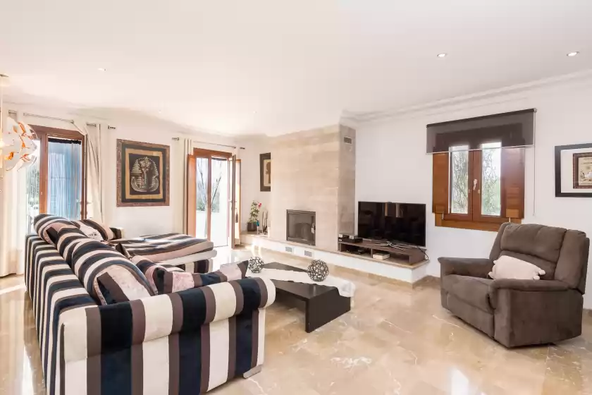 Holiday rentals in Sa blanquera - adults only, Sa Pobla