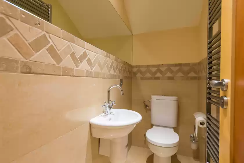 Holiday rentals in Villa luna suites, es Puigderrós