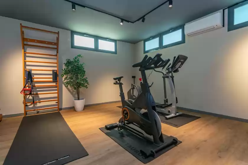 Holiday rentals in Villa luna suites, es Puigderrós
