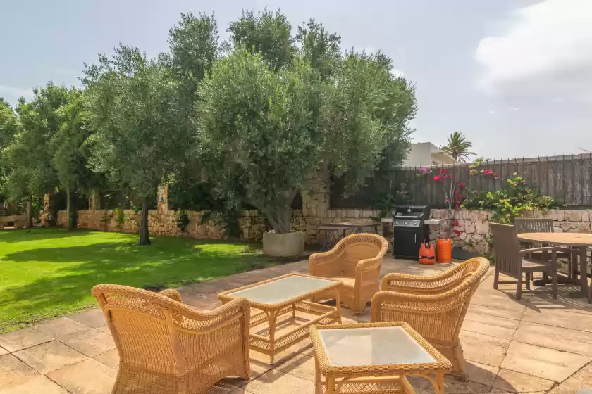 Holiday rentals in Villa luna suites, es Puigderrós