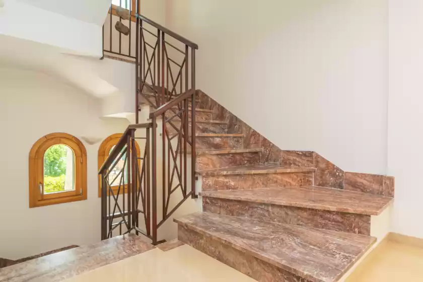 Holiday rentals in Villa luna suites, es Puigderrós