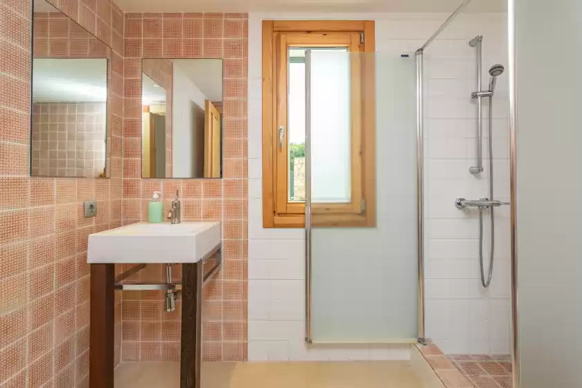 Holiday rentals in Villa luna suites, es Puigderrós