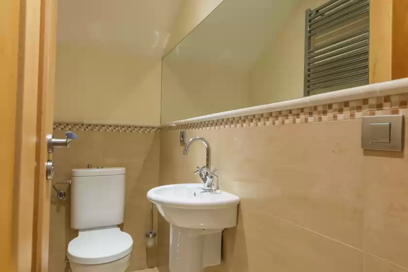 Holiday rentals in Villa luna suites, es Puigderrós
