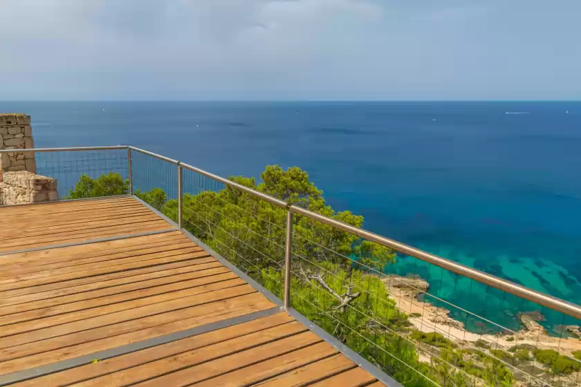 Holiday rentals in Villa luna suites, es Puigderrós