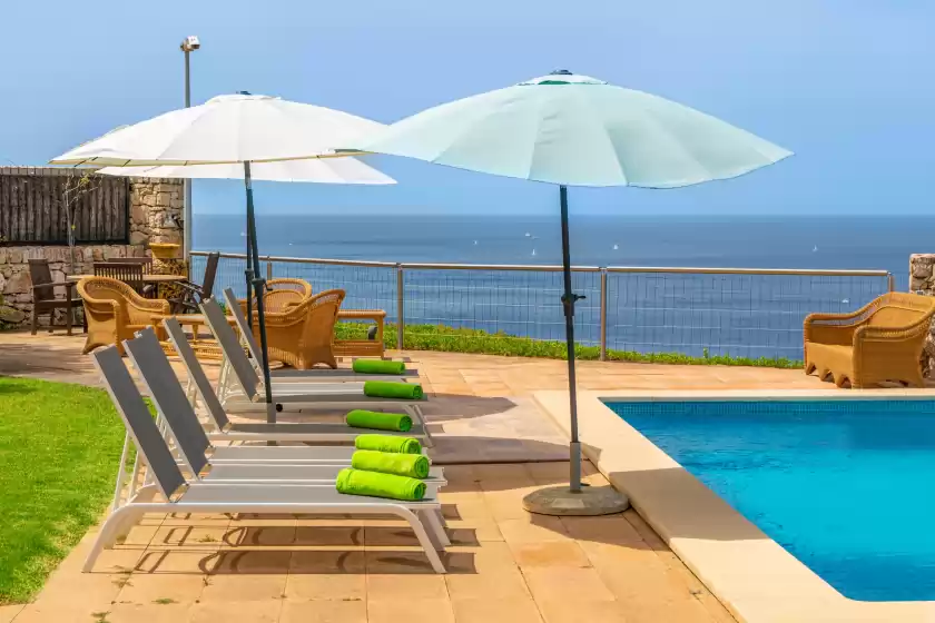 Holiday rentals in Villa luna suites, es Puigderrós