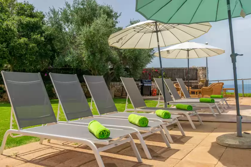 Holiday rentals in Villa luna suites, es Puigderrós