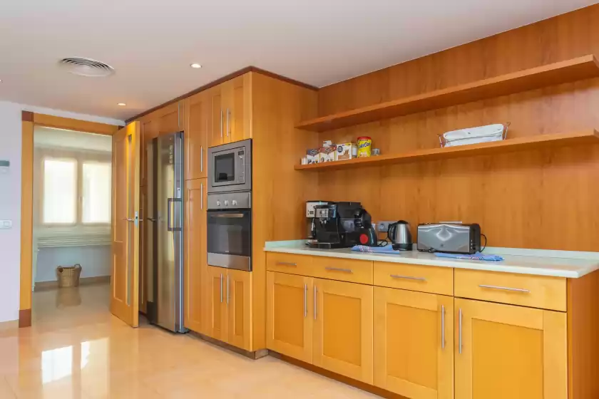 Holiday rentals in Villa luna suites, es Puigderrós