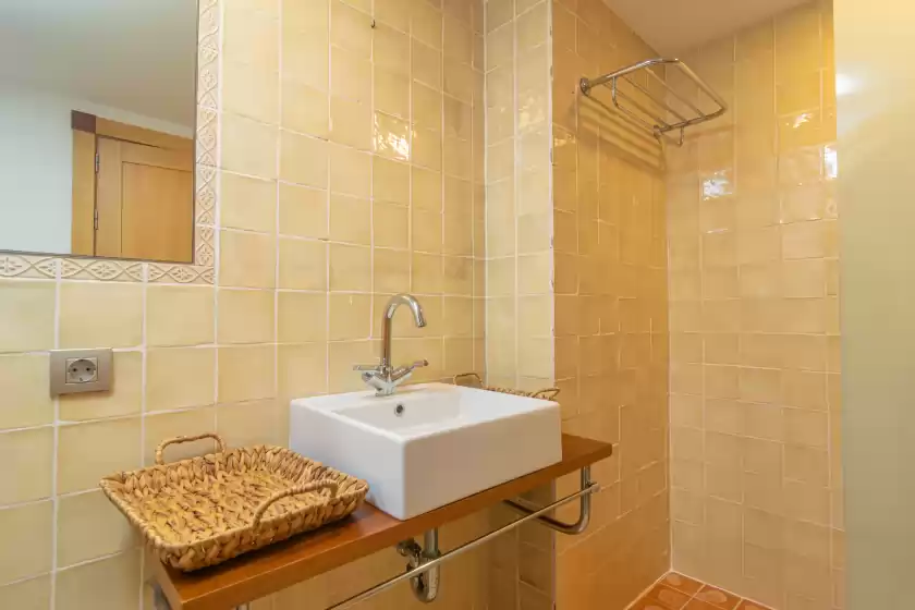 Holiday rentals in Villa luna suites, es Puigderrós