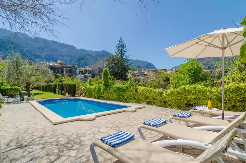 Holiday rentals in Can garrova, Sóller