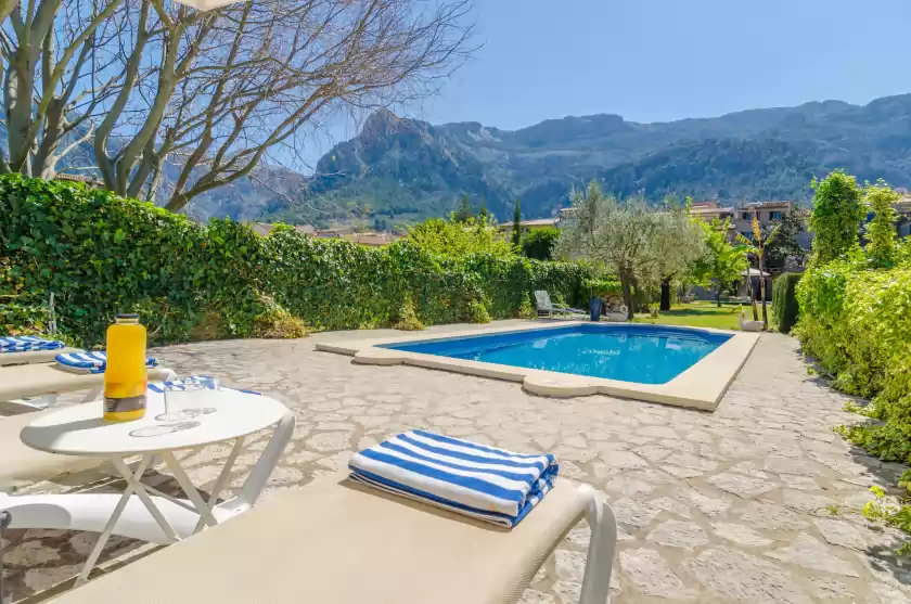 Holiday rentals in Can garrova