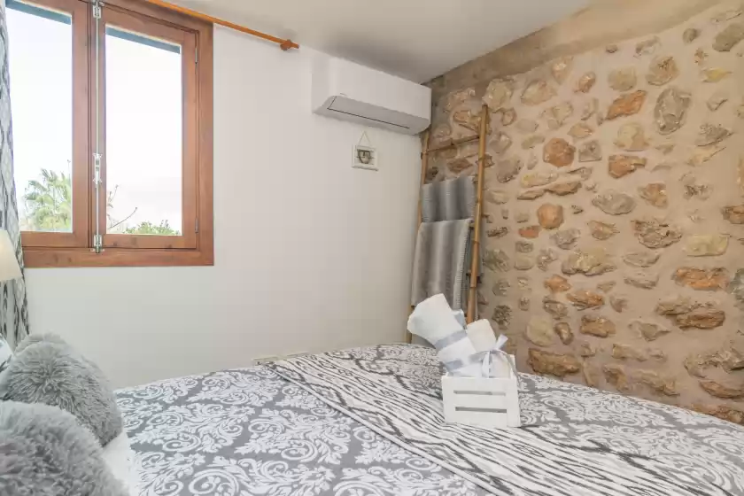 Holiday rentals in Refugi de les aguiles, Lloseta