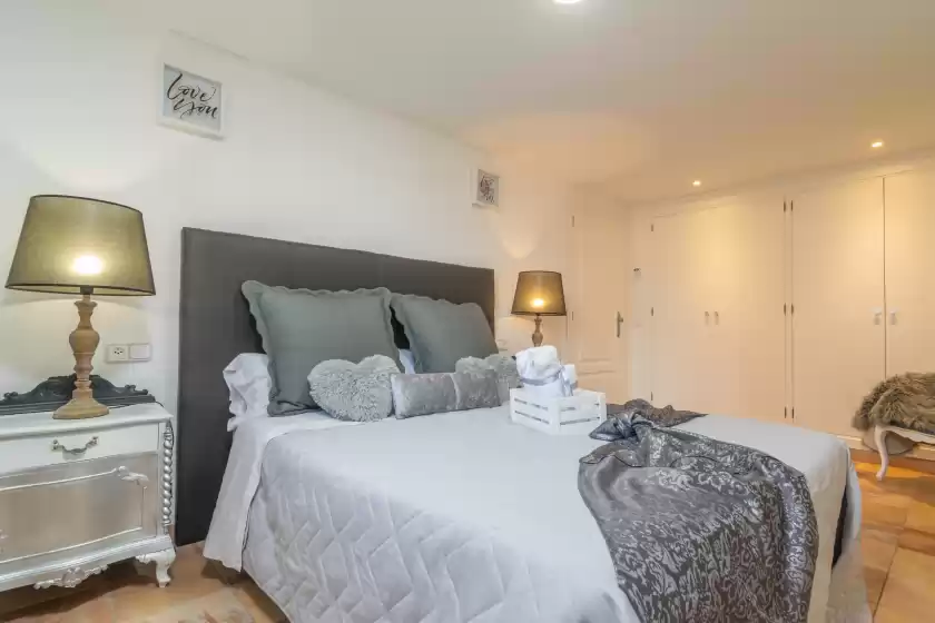 Holiday rentals in Refugi de les aguiles, Lloseta