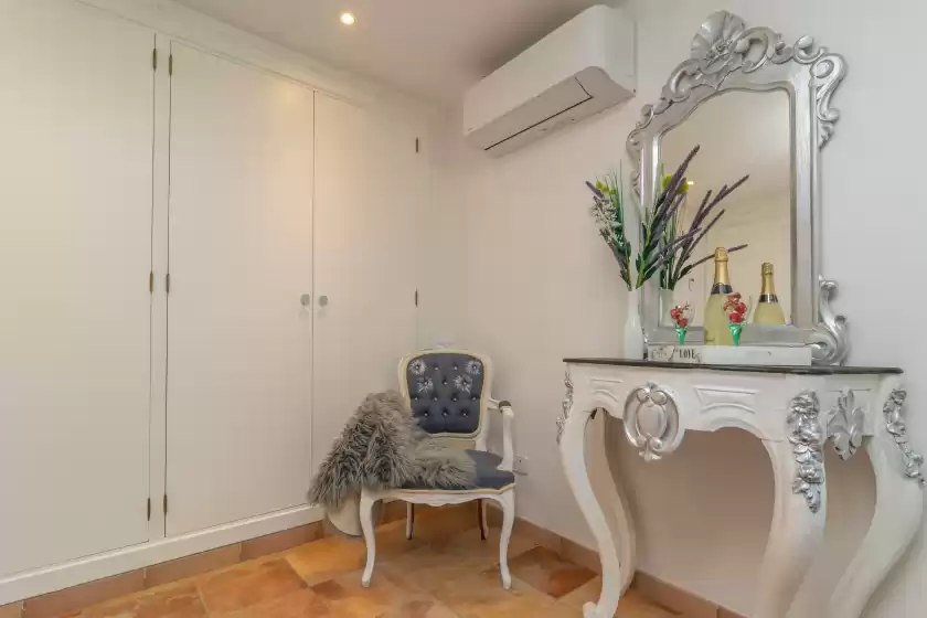 Holiday rentals in Refugi de les aguiles, Lloseta