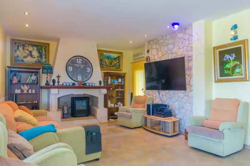 Holiday rentals in Na pont, Campos