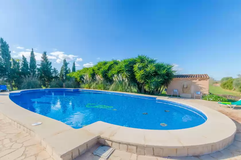 Holiday rentals in Na pont, Campos