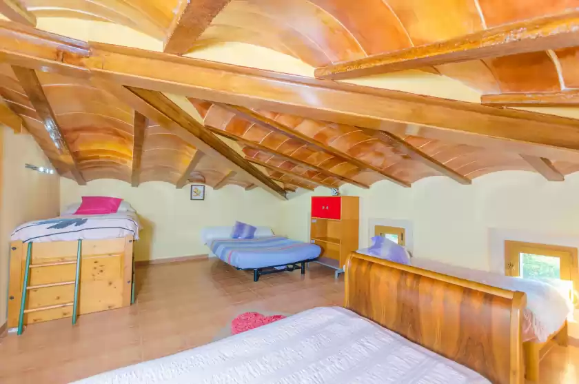 Holiday rentals in Na pont, Campos