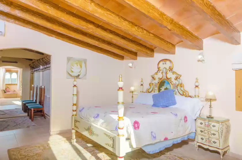 Holiday rentals in Na pont, Campos