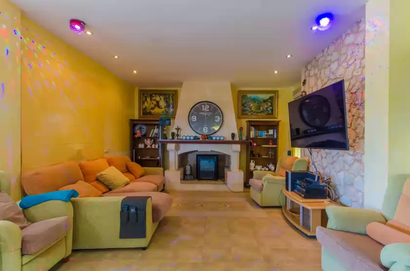 Holiday rentals in Na pont, Campos