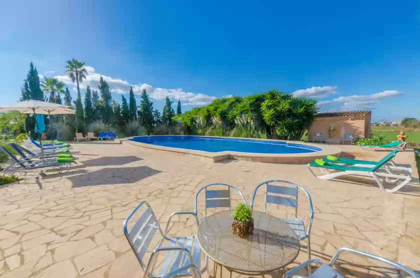 Holiday rentals in Na pont, Campos