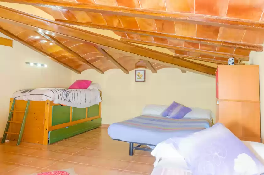 Holiday rentals in Na pont, Campos