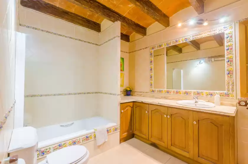 Holiday rentals in Na pont, Campos