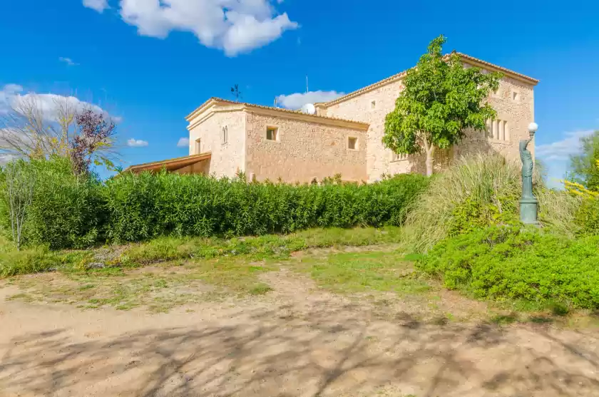 Holiday rentals in Na pont, Campos