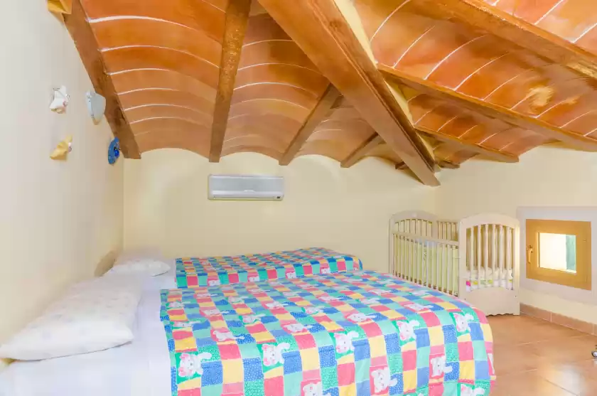 Holiday rentals in Na pont, Campos