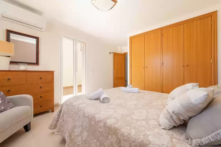 Holiday rentals in Villa gloria, Cala Pi